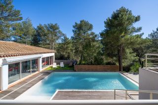 maison 6 Pièces en vente sur ROQUEFORT LA BEDOULE (13830)