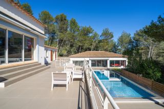 maison 6 Pièces en vente sur ROQUEFORT LA BEDOULE (13830)