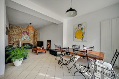 house 3 Rooms for sale on MARSEILLE (13007) Sale House Marseille 7 3 Rooms 105 m²