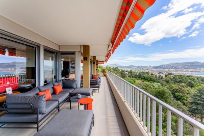 apartment 4 Rooms for sale on MARSEILLE (13007) Sale Apartment Marseille 7 4 Rooms 130 m²