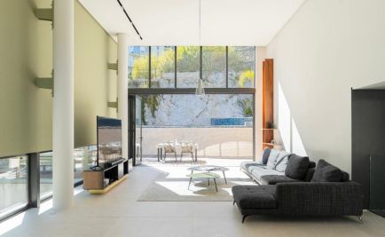 house 7 Rooms for sale on MARSEILLE (13007) Sale House Marseille 7 7 Rooms 375 m²
