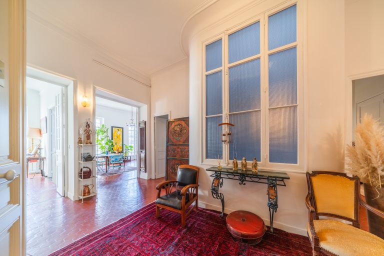 apartment 5 Rooms for sale on MARSEILLE (13008)