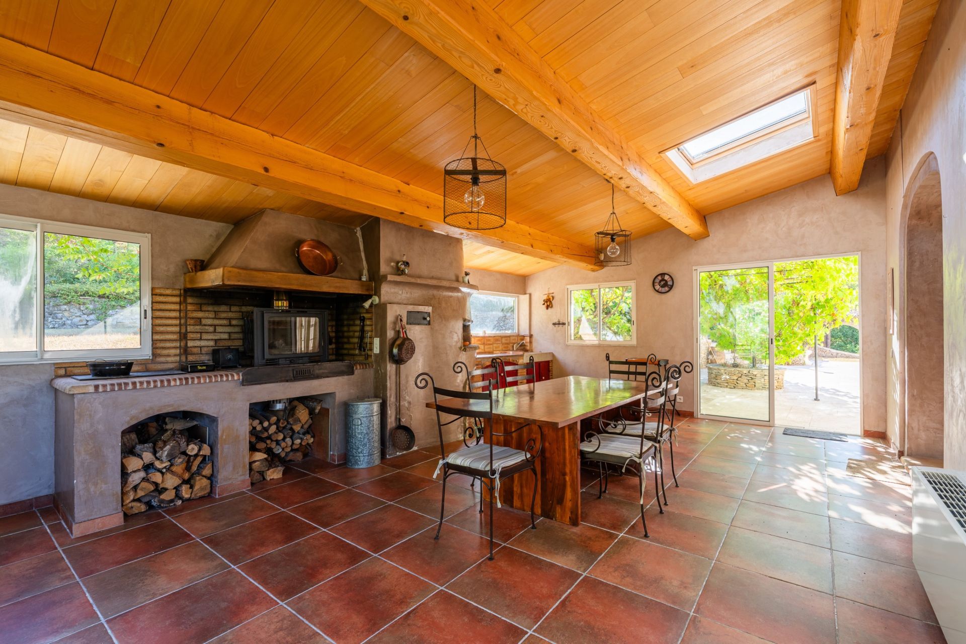 house 6 Rooms for sale on AURIOL (13390)