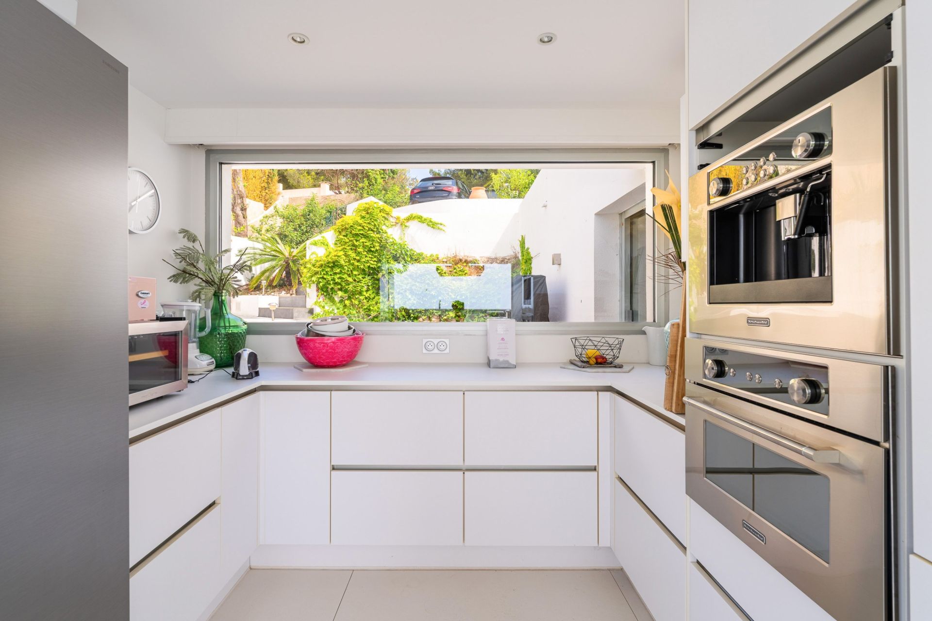 house 8 Rooms for sale on CASSIS (13260)