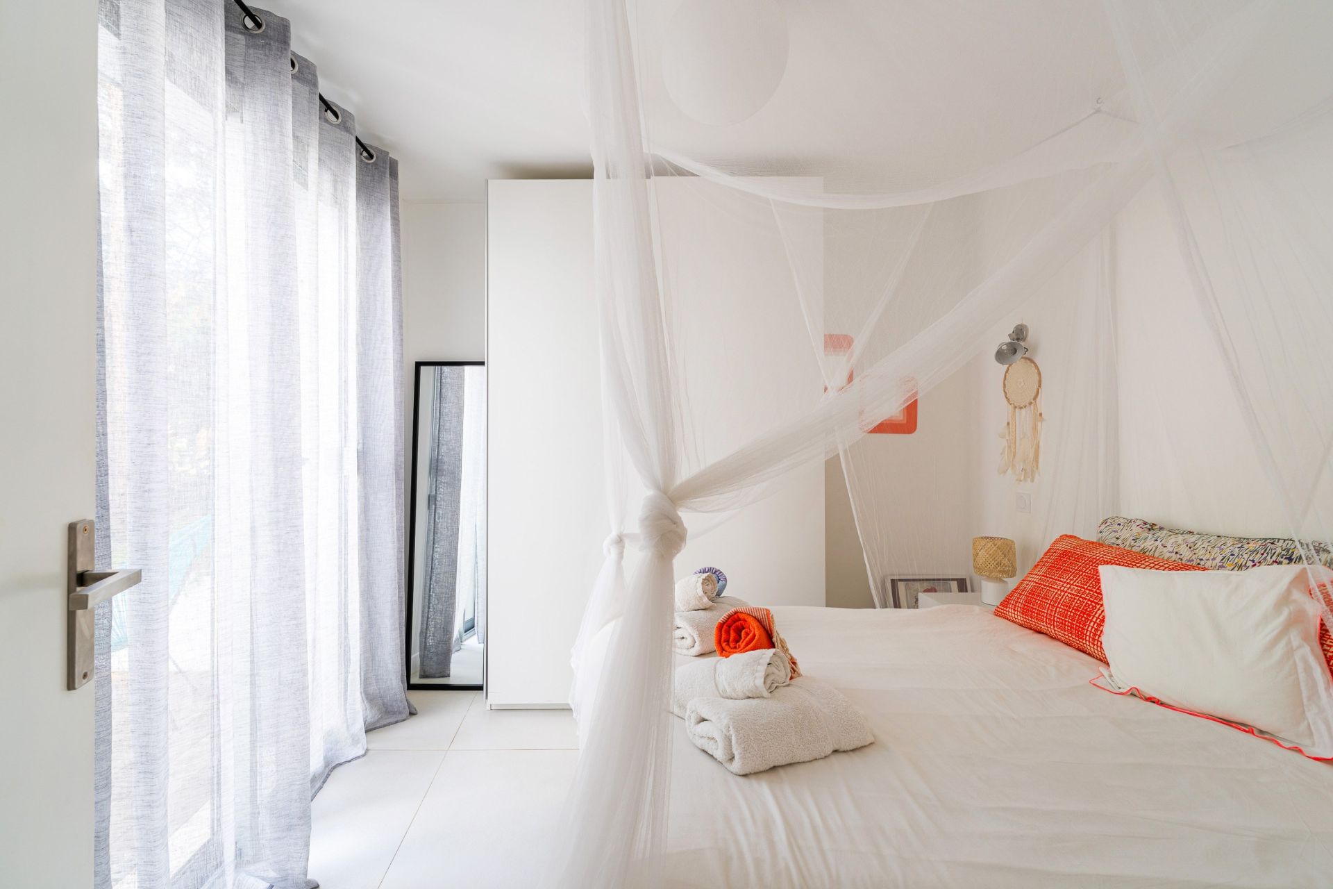 house 8 Rooms for sale on CASSIS (13260)