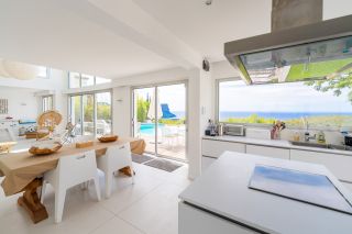 house 8 Rooms for sale on CASSIS (13260)