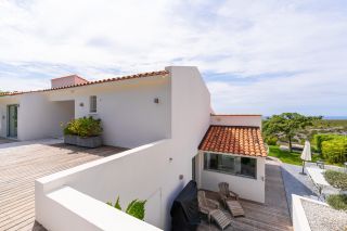 house 8 Rooms for sale on CASSIS (13260)