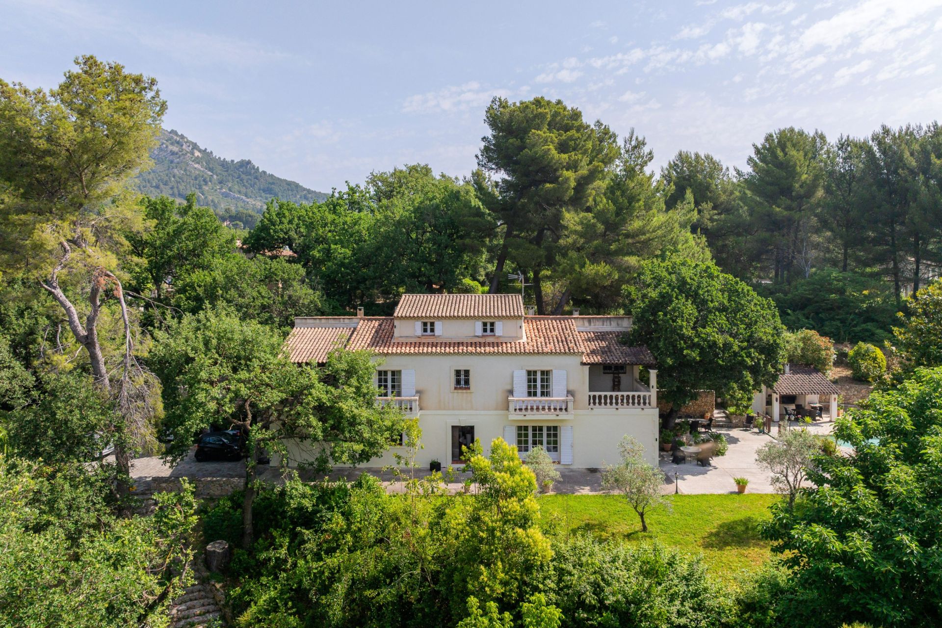 house 7 Rooms for sale on MARSEILLE (13011)