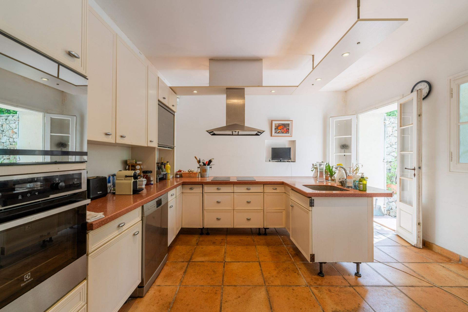 house 7 Rooms for sale on MARSEILLE (13011)