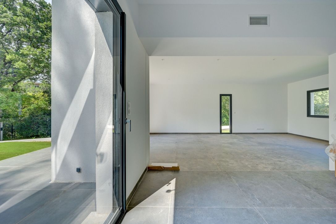 maison contemporaine 5 Pièces en location sur ROQUEVAIRE (13360)