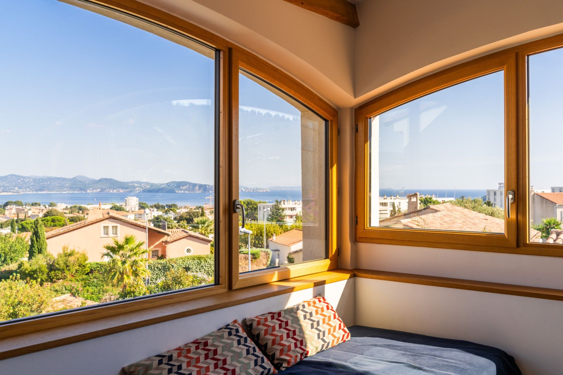 house 5 Rooms for sale on LA CIOTAT (13600)