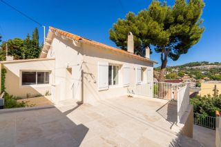 house 6 Rooms for sale on CASSIS (13260)