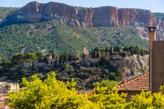 house 6 Rooms for sale on CASSIS (13260)