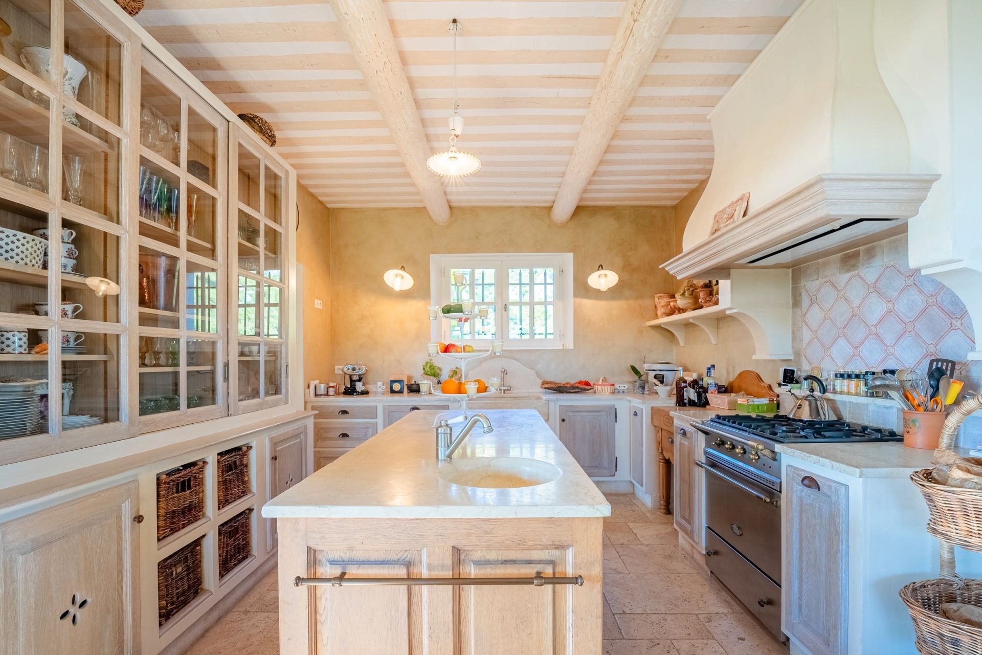 house 7 Rooms for sale on GEMENOS (13420)