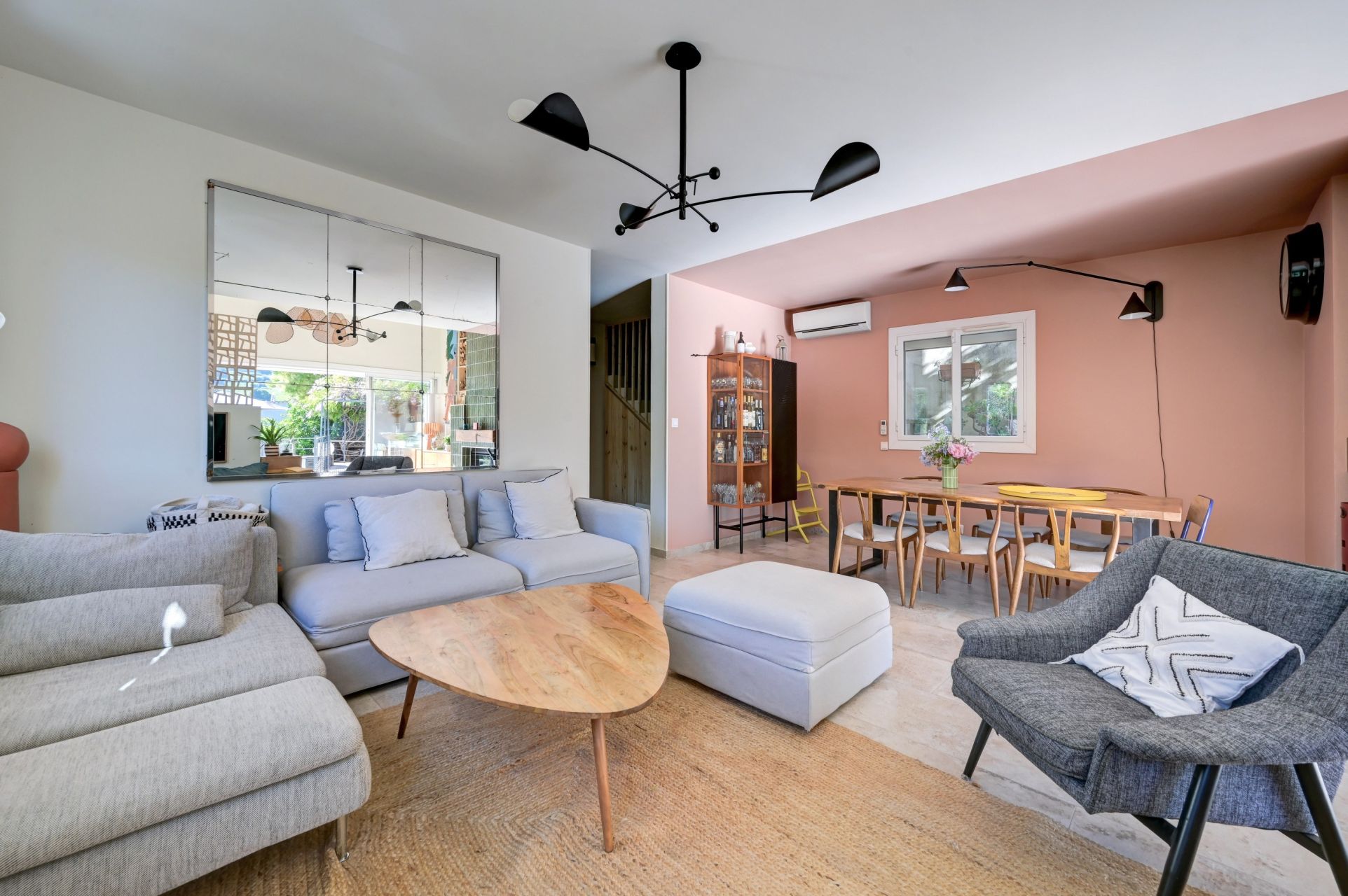 house 7 Rooms for sale on CASSIS (13260)