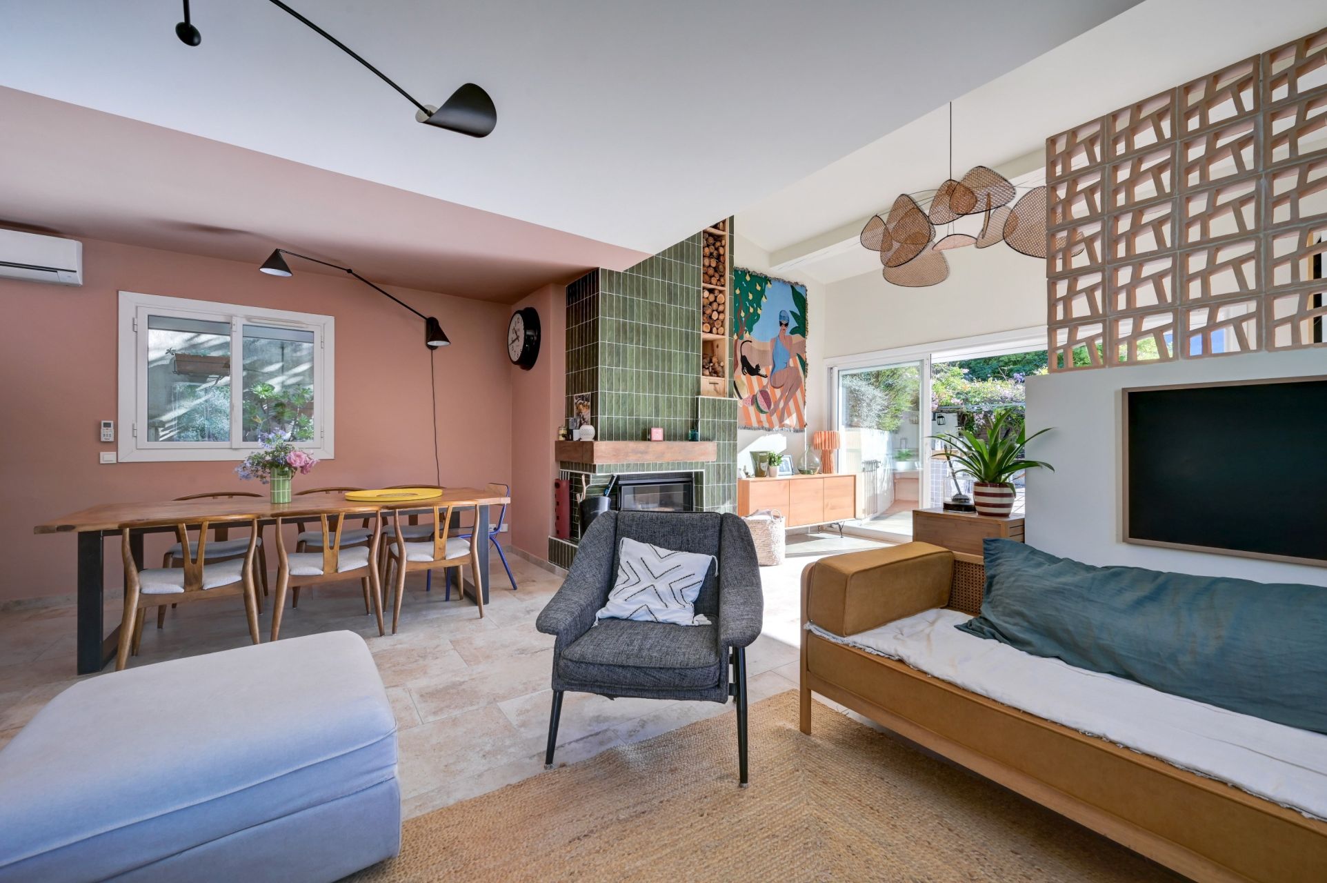 house 7 Rooms for sale on CASSIS (13260)