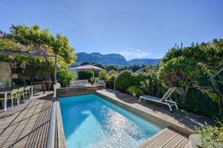 house 7 Rooms for sale on CASSIS (13260)