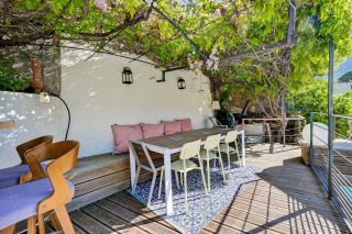 house 7 Rooms for sale on CASSIS (13260)