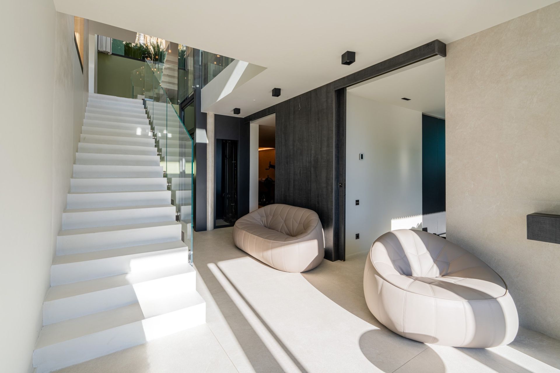 contemporary house 8 Rooms for sale on CARRY LE ROUET (13620)