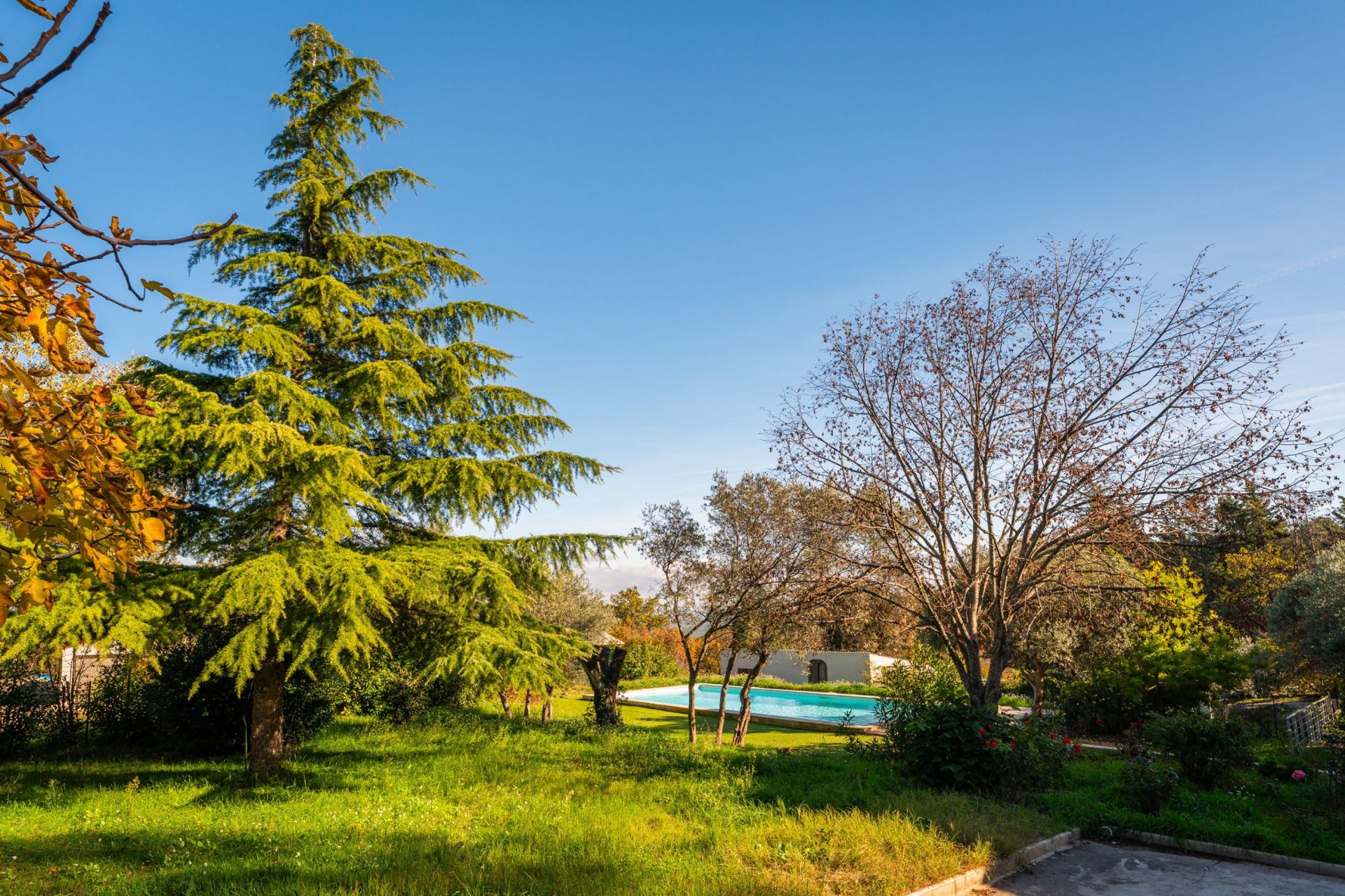 traditional house 8 Rooms for sale on MIMET (13105)