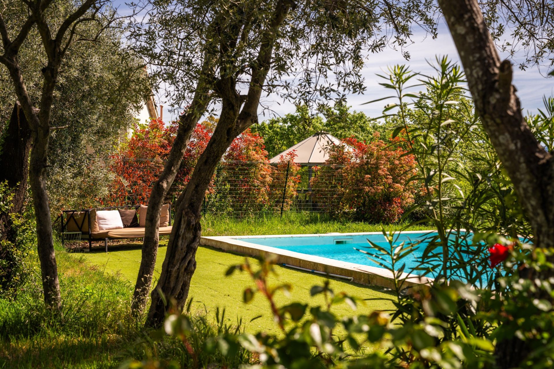 traditional house 8 Rooms for sale on MIMET (13105)