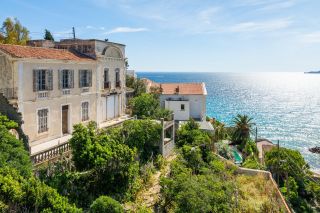 mansion 10 Rooms for sale on MARSEILLE (13007)