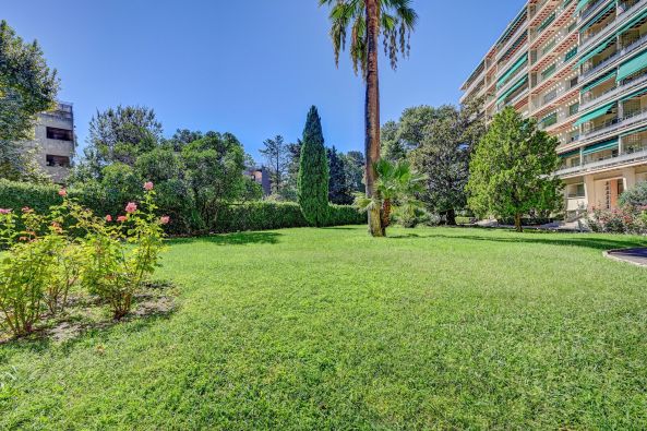 Sale Apartment Marseille 8 7 Rooms 194 m²