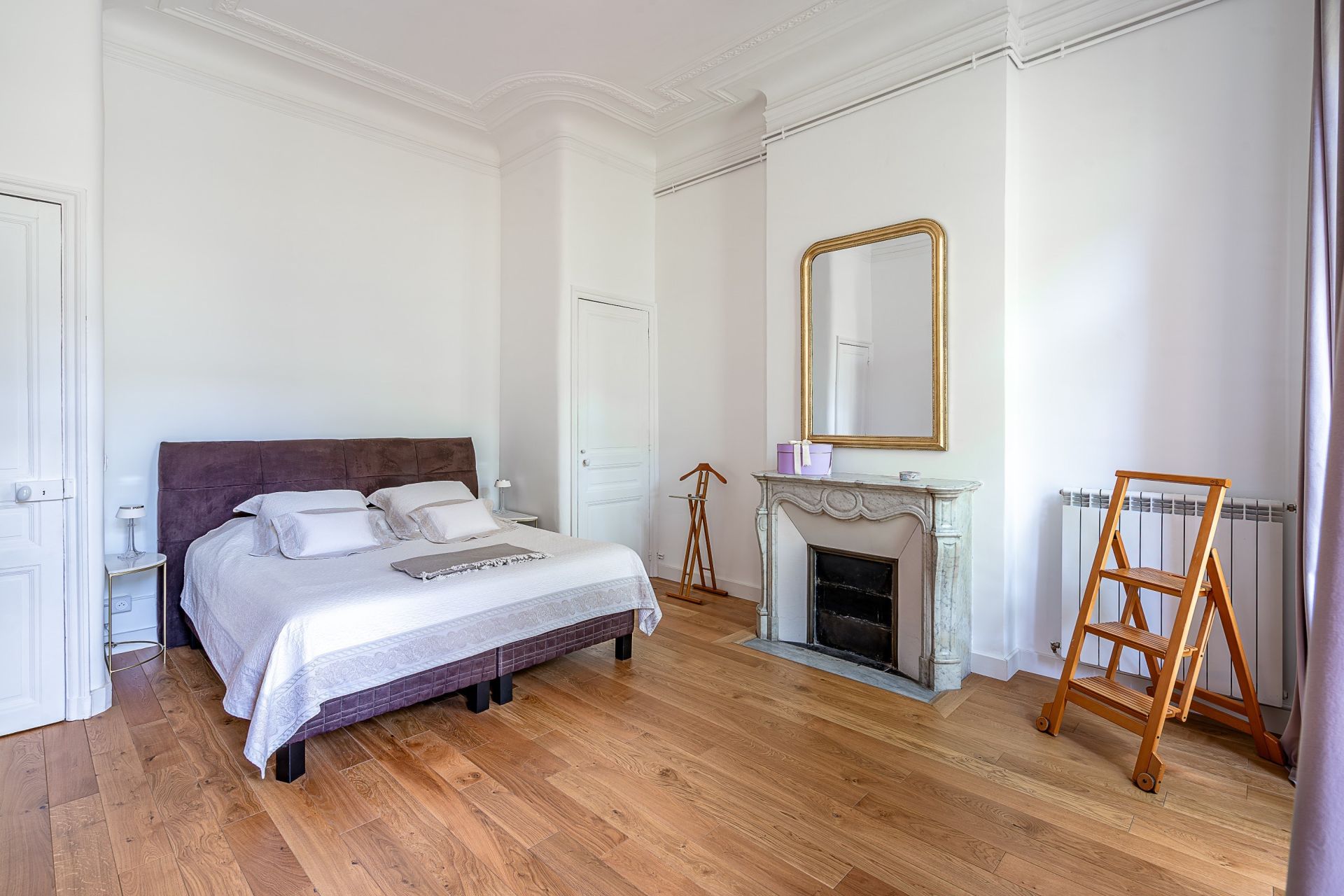 apartment 5 Rooms for sale on MARSEILLE (13008)