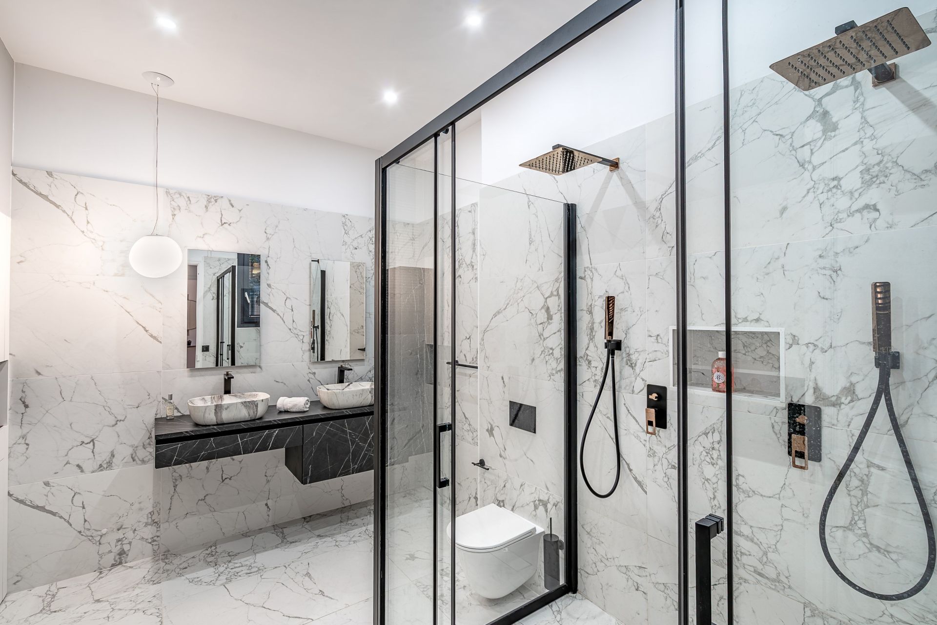 apartment 5 Rooms for sale on MARSEILLE (13008)