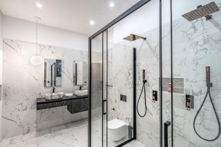 apartment 5 Rooms for sale on MARSEILLE (13008)