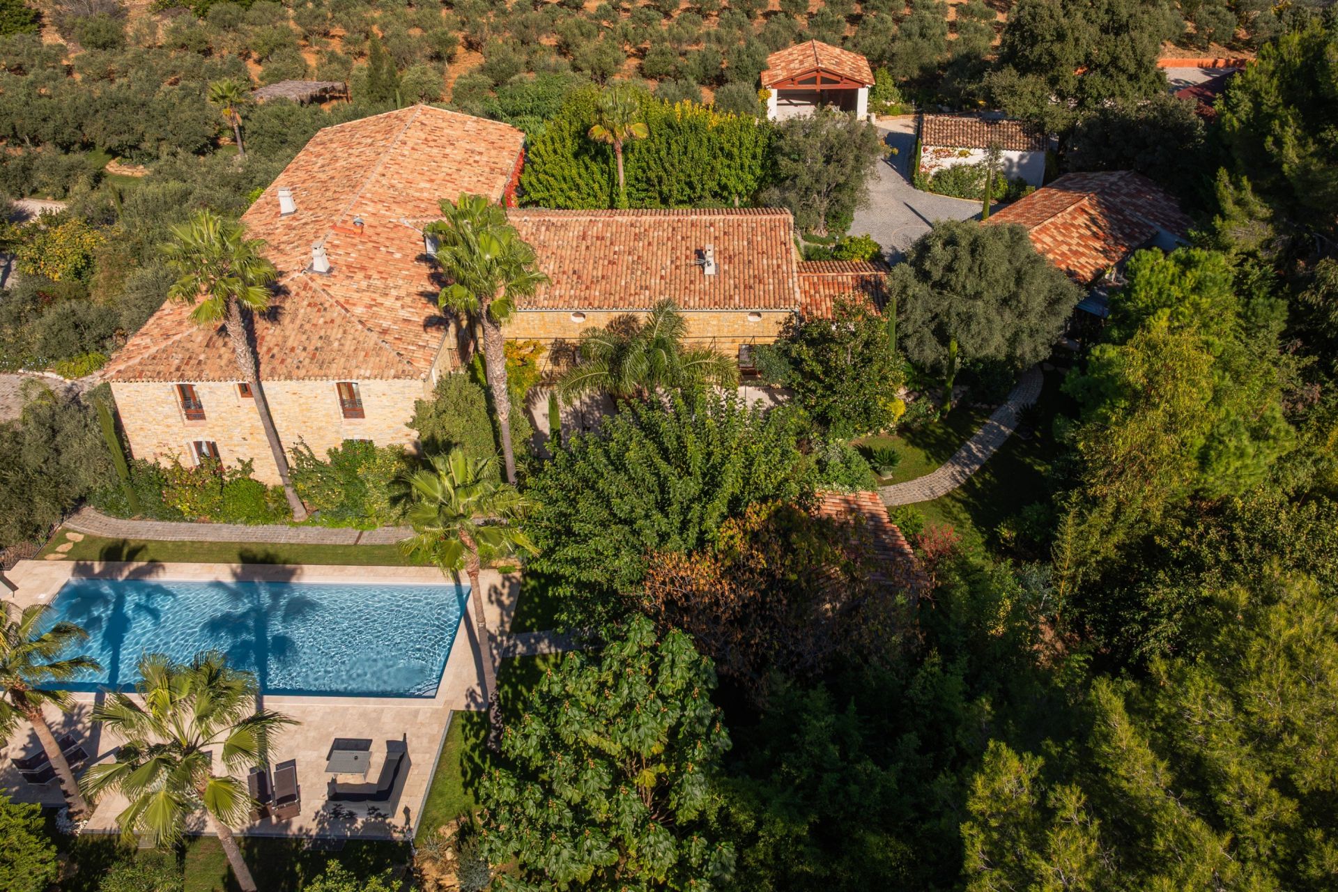 house 20 Rooms for sale on LE CASTELLET (83330)