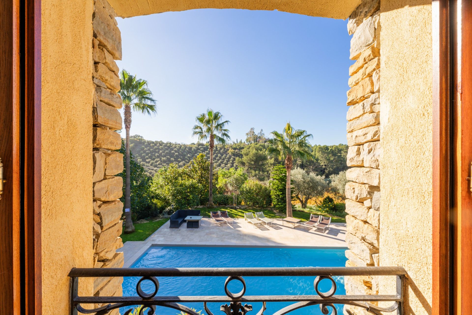 house 20 Rooms for sale on LE CASTELLET (83330)