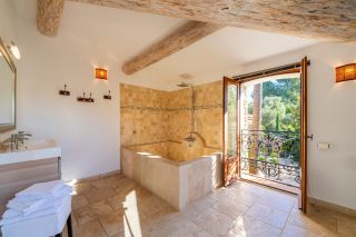 house 20 Rooms for sale on LE CASTELLET (83330)