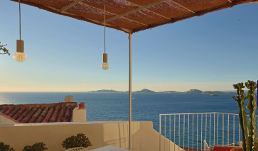 house 5 Rooms for sale on MARSEILLE (13007)