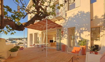 house 5 Rooms for sale on MARSEILLE (13007)