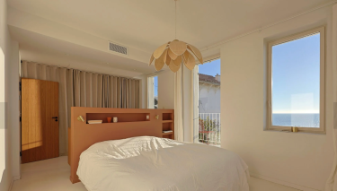 house 5 Rooms for sale on MARSEILLE (13007)