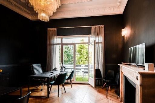 apartment 12 Rooms for rent on MARSEILLE (13008)