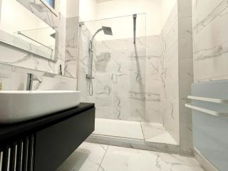 apartment 12 Rooms for rent on MARSEILLE (13008)