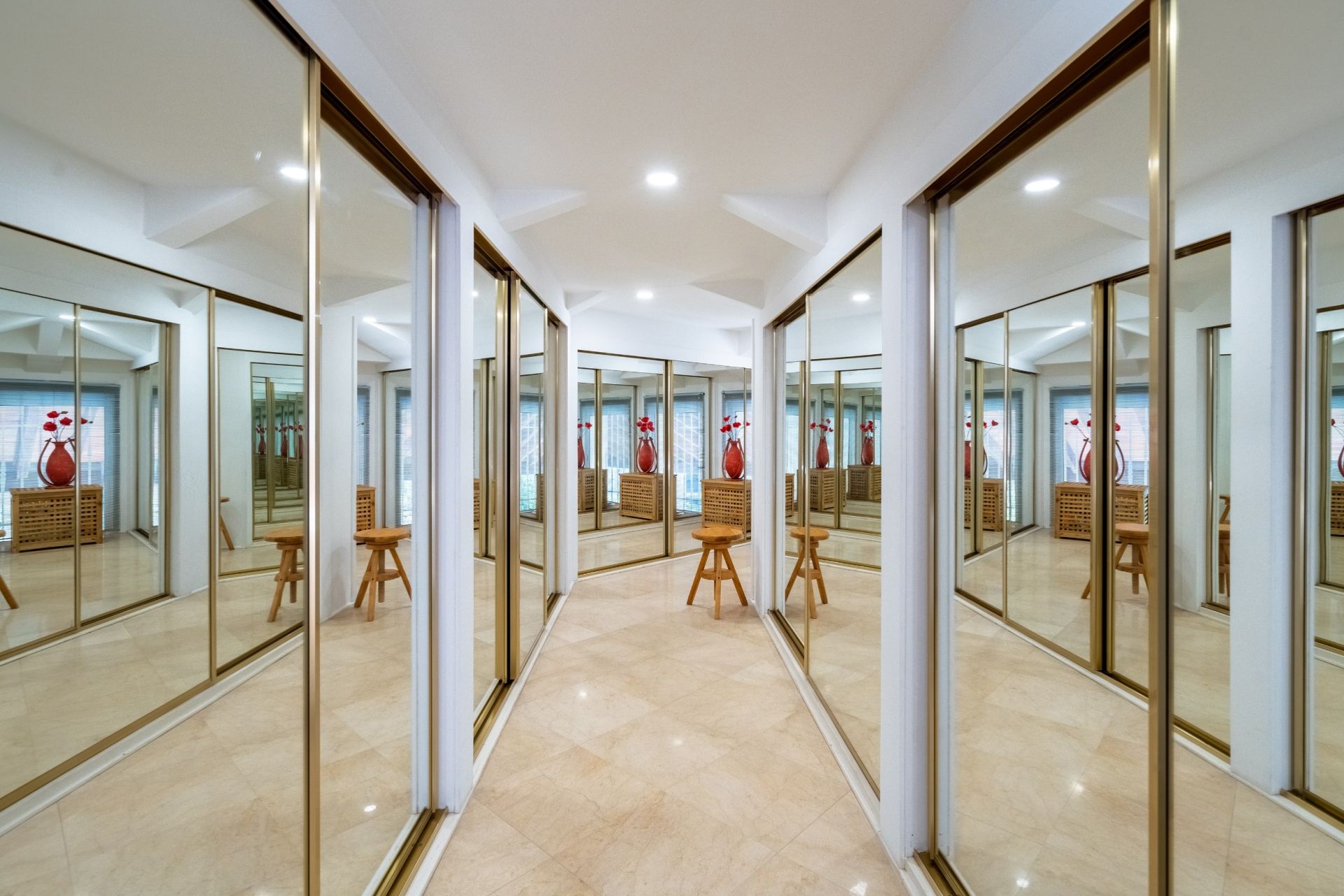 house 10 Rooms for sale on LA CIOTAT (13600)