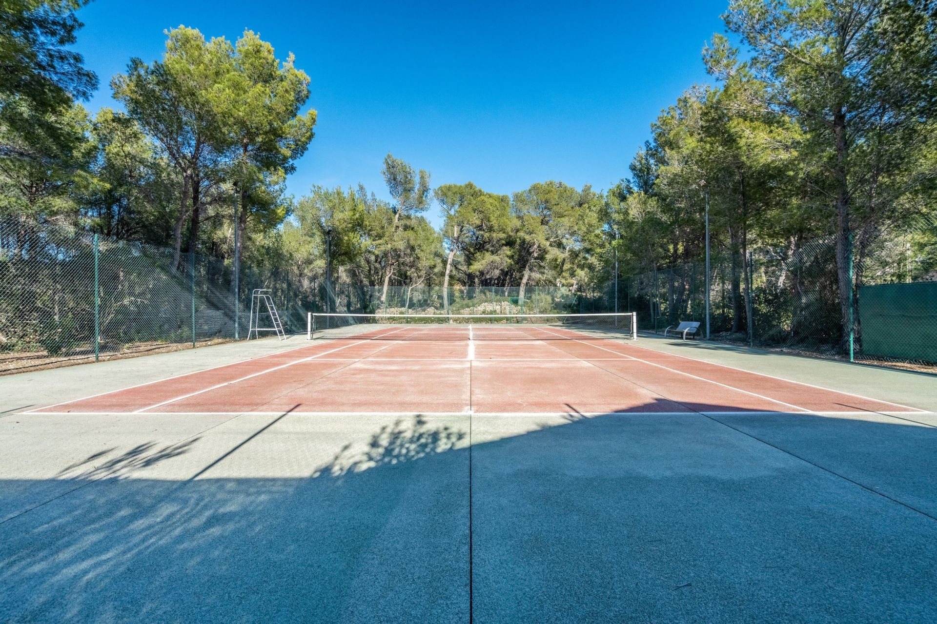 house 10 Rooms for sale on LA CIOTAT (13600)