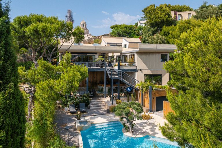 architect's house 7 Rooms for sale on MARSEILLE (13007)
