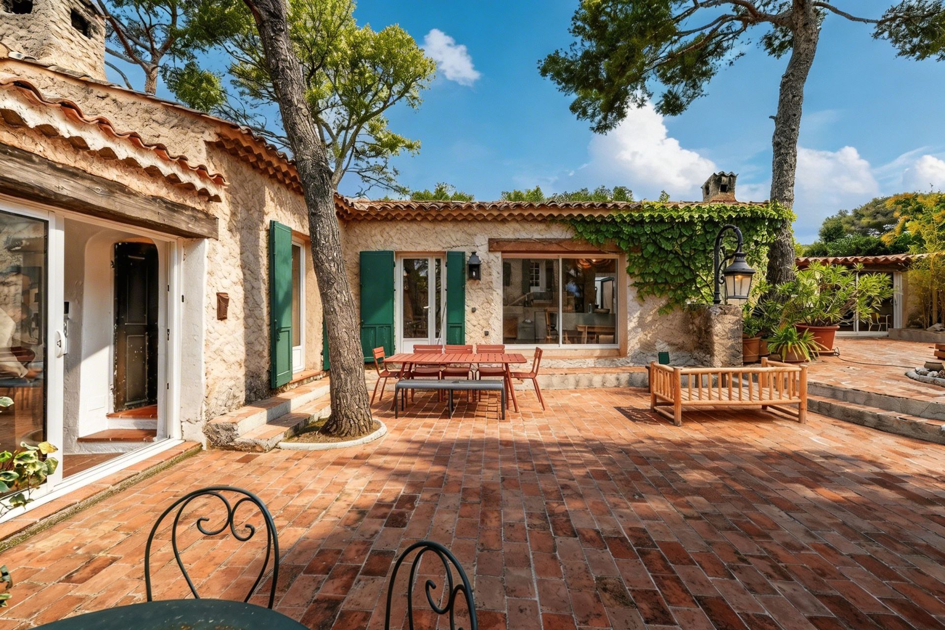 maison 8 Pièces en vente sur CASSIS (13260)