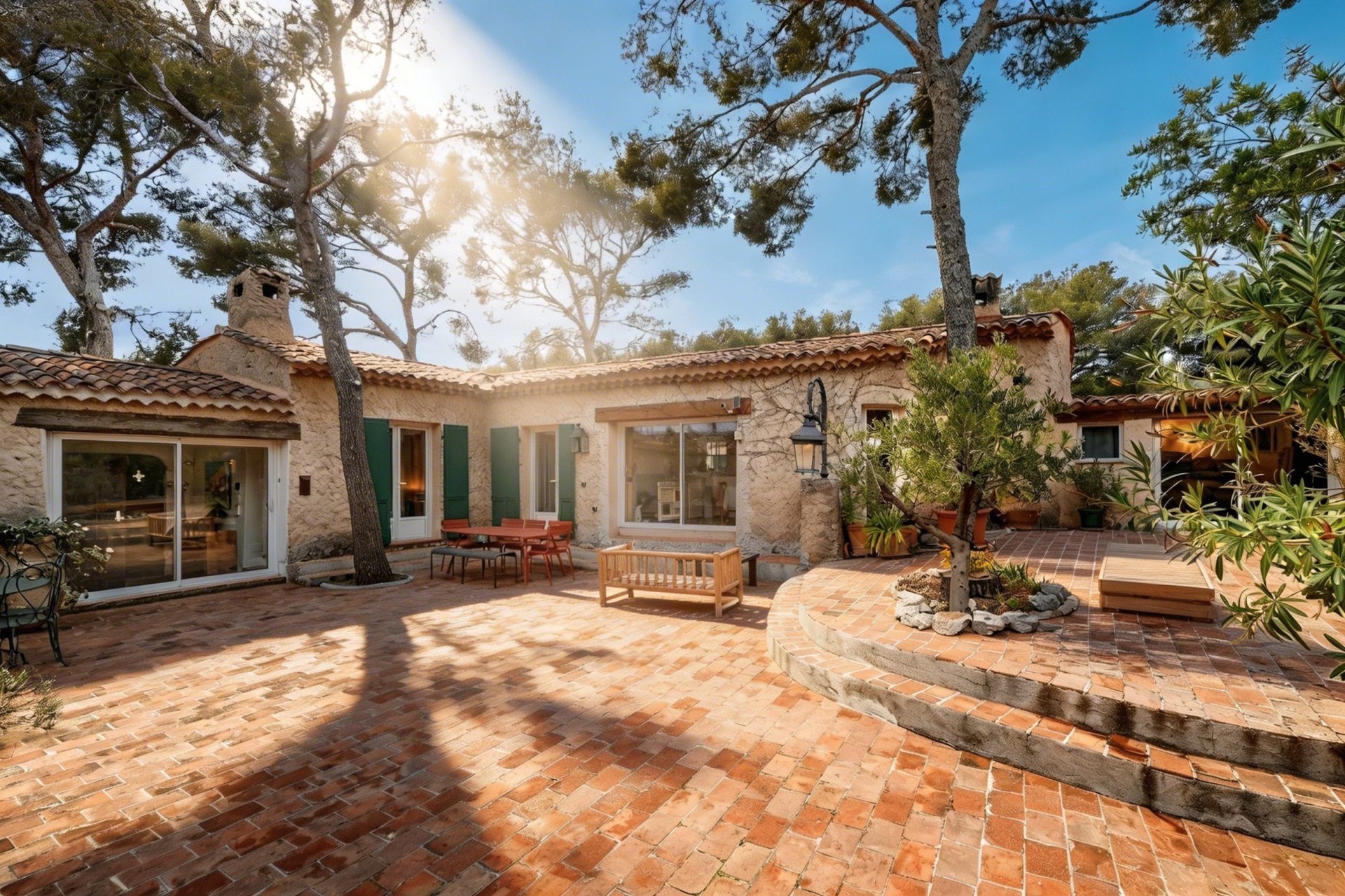 maison 8 Pièces en vente sur CASSIS (13260)