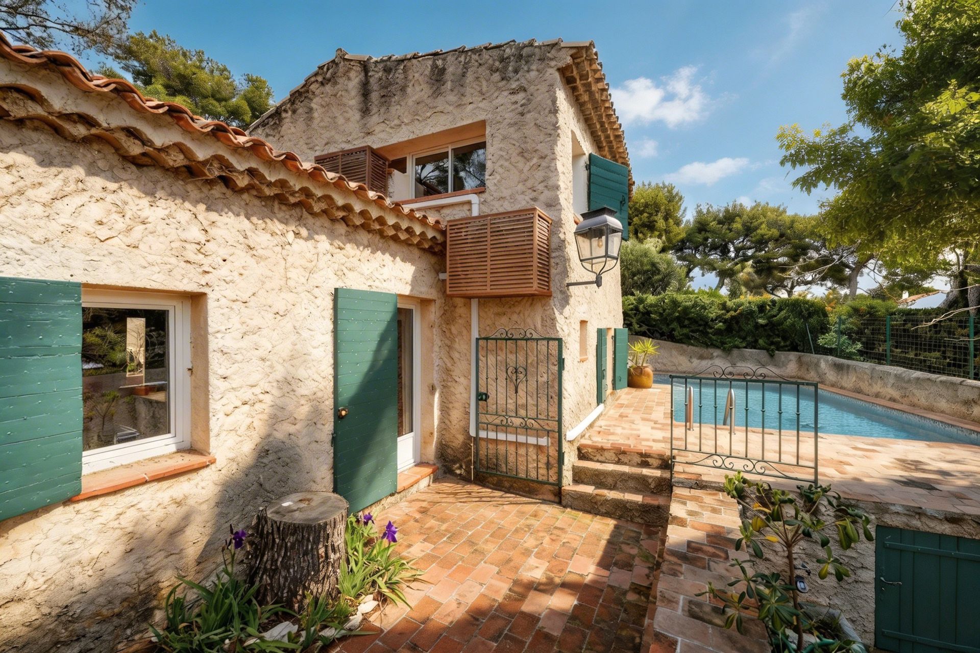 maison 8 Pièces en vente sur CASSIS (13260)