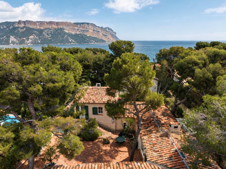 maison 8 Pièces en vente sur CASSIS (13260)
