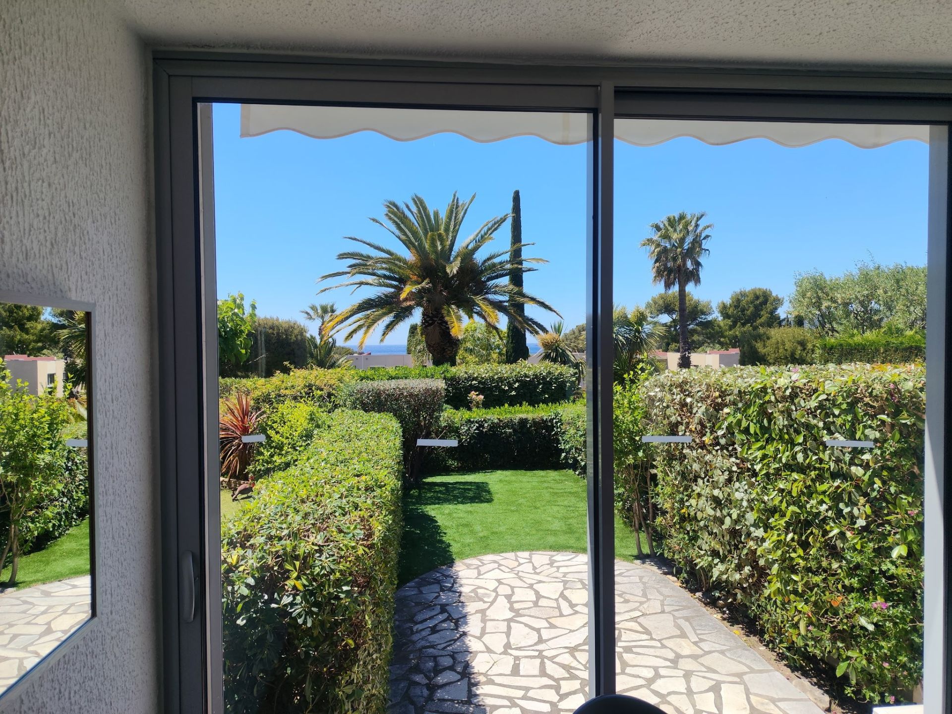 apartment 2 Rooms for sale on CASSIS (13260)