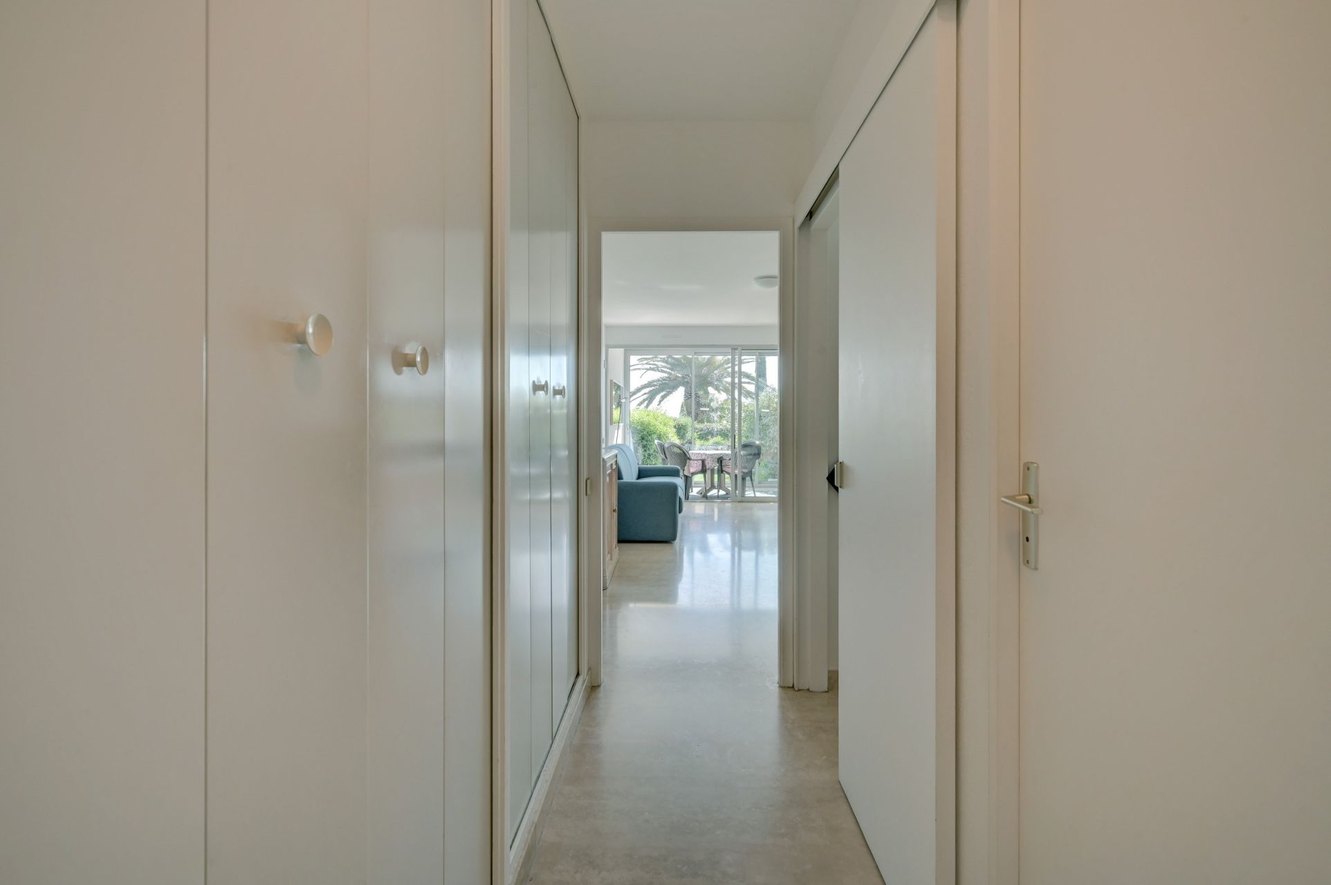 apartment 2 Rooms for sale on CASSIS (13260)