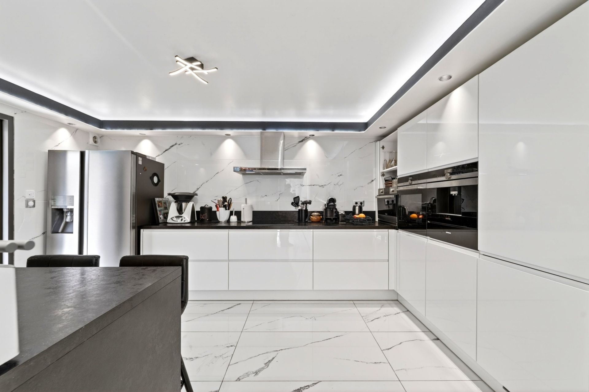 house 6 Rooms for sale on LA CIOTAT (13600)