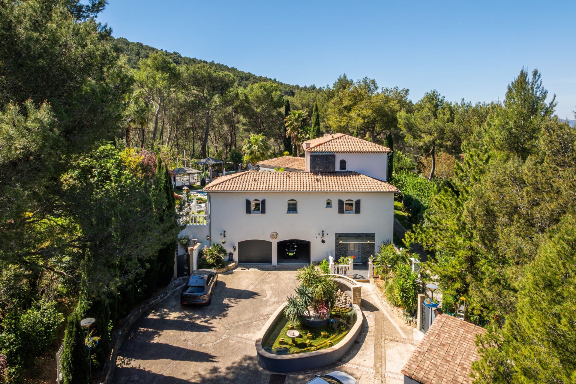 house 7 Rooms for sale on GEMENOS (13420)
