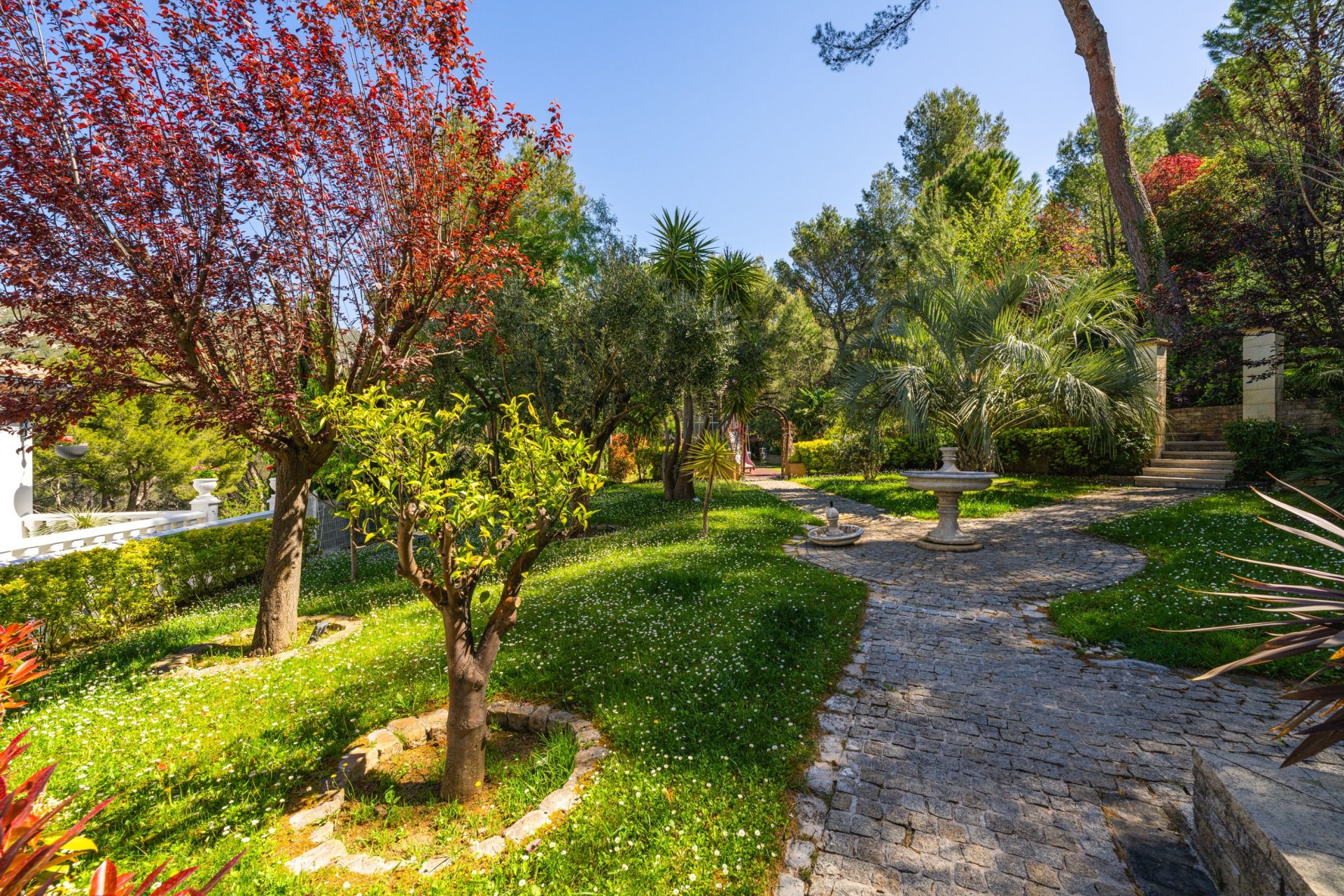 house 7 Rooms for sale on GEMENOS (13420)